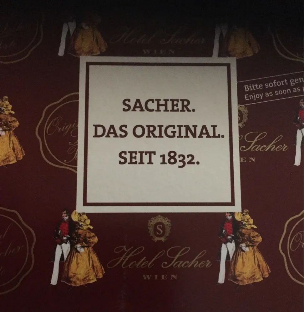 Sacher-torten-Würfel