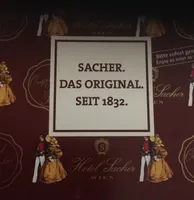 Sacher-torten-Würfel