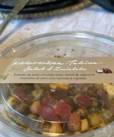 Kicherebsen Tahina Salat mit Zwiebeln