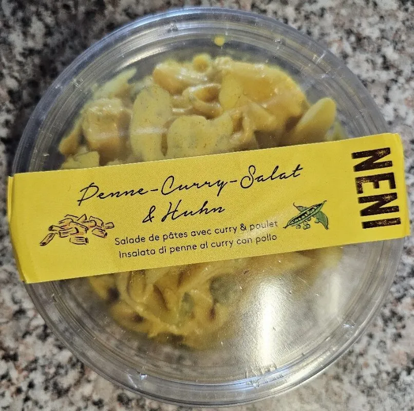 Penne Salat mit Curry und Huhn