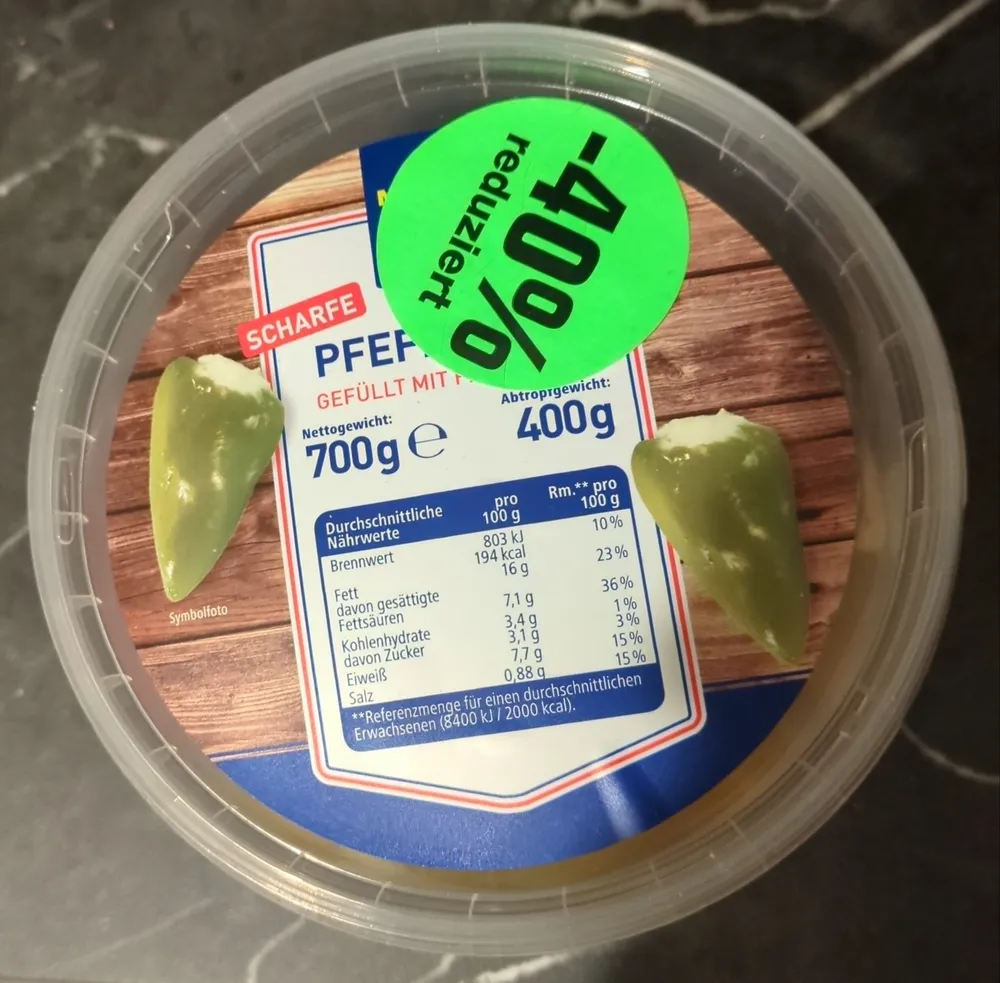 Pfefferoni gefüllt mit Frischkäse