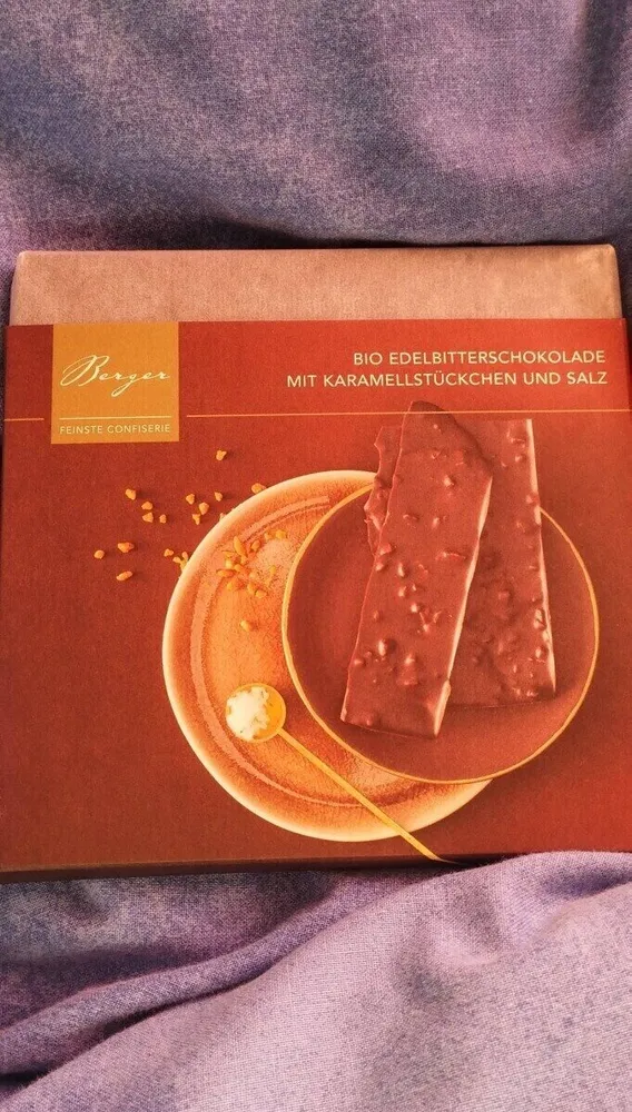 Bio edelbitterschokolade mit karamellstückchen und salz