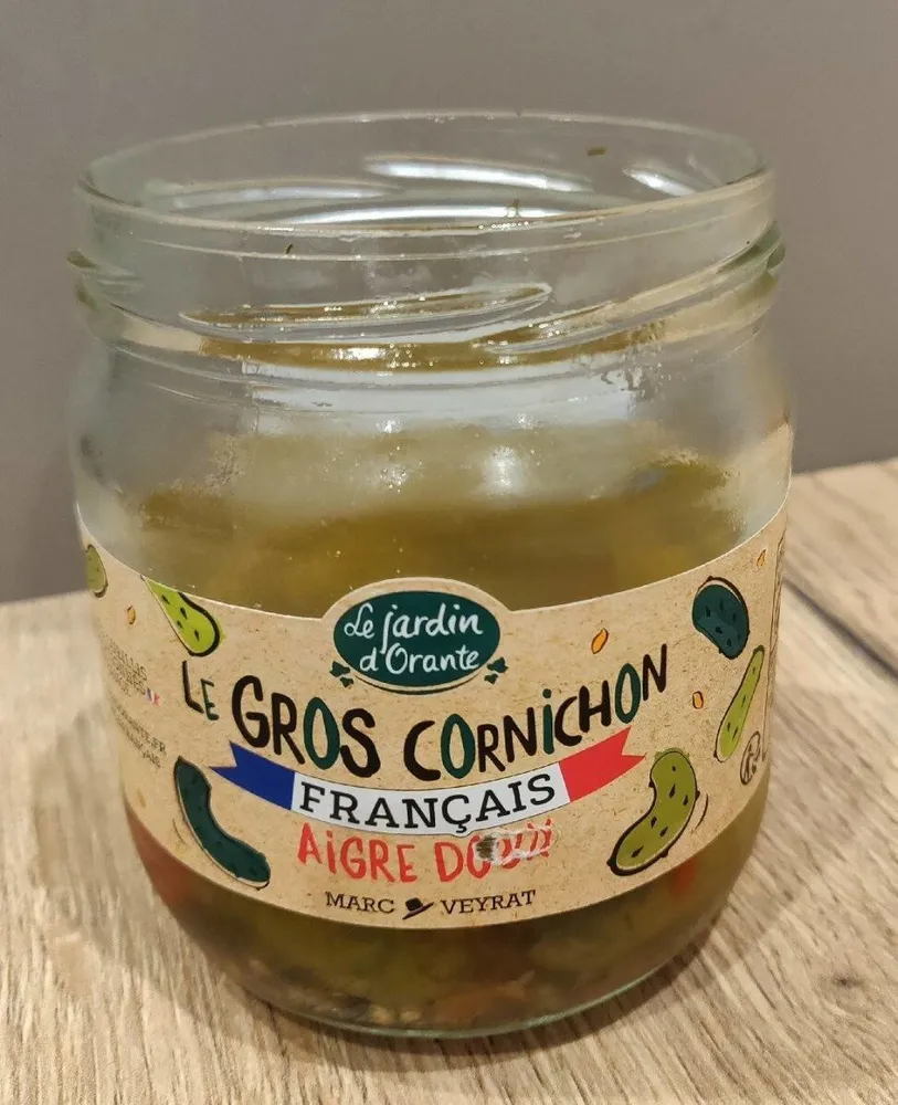 Le gros cornichon français aigre doux