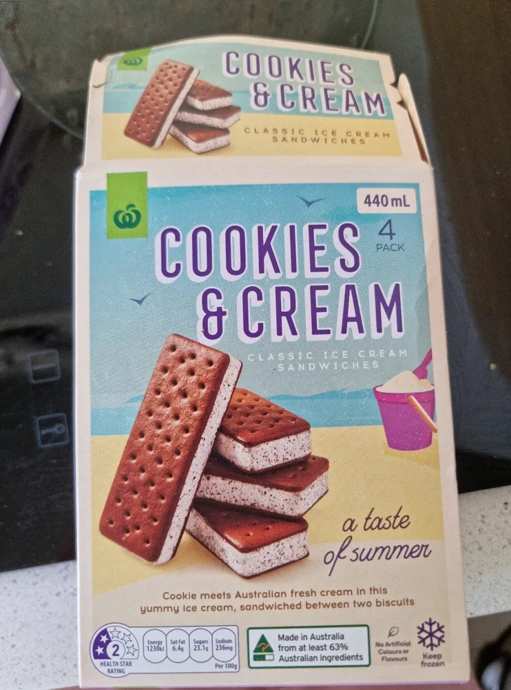 Classic ice cream sandwitches- cookies and cream