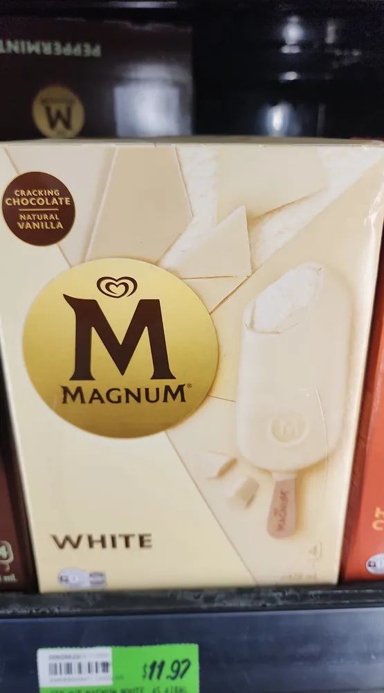 Vanilla flavoured chocolate (28%)