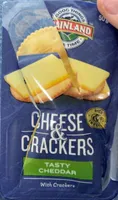 Tasty Cheddar Cheese Slices with Crackers