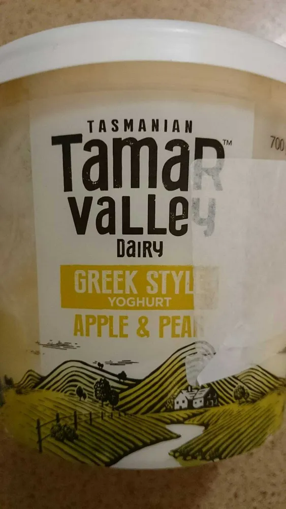 Greek style yogurt apple & pear