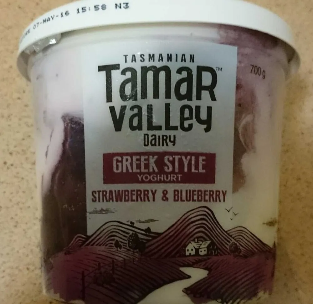 Greek Style Yoghurt Strawberry & Blueberry