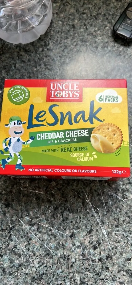 Le Snak Cheddar Cheese Dip & Crackers