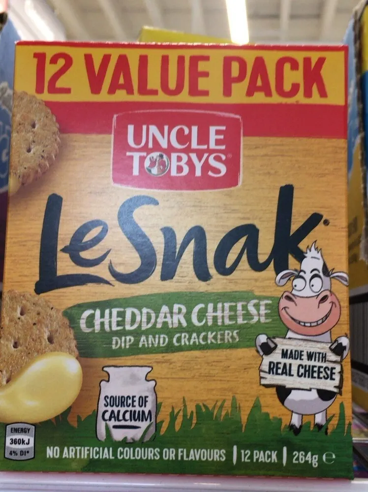LeSnak Cheddar Cheese Dip & Crackers