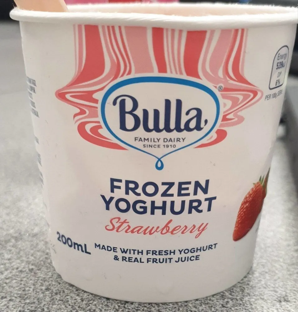 Frozen yoghurt strawberry