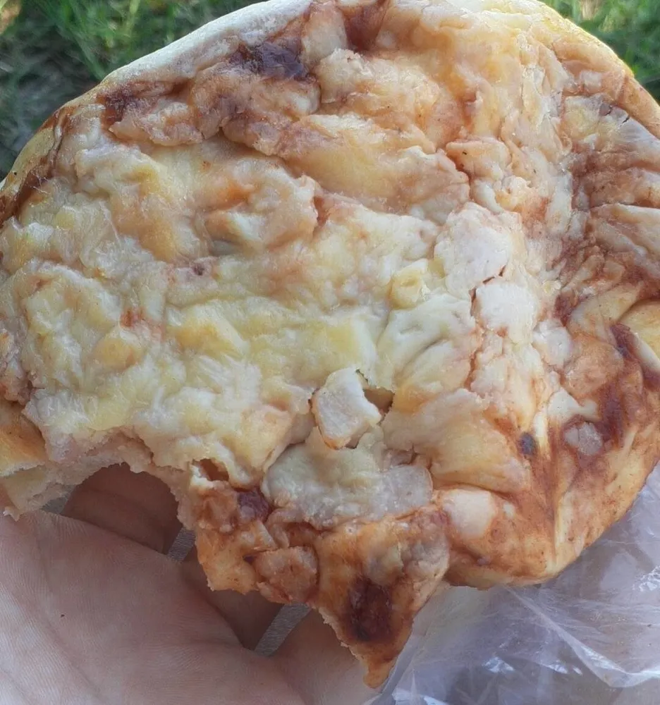 BBQ CHEESE & BACON PIZZA ROLLS 2pk sc