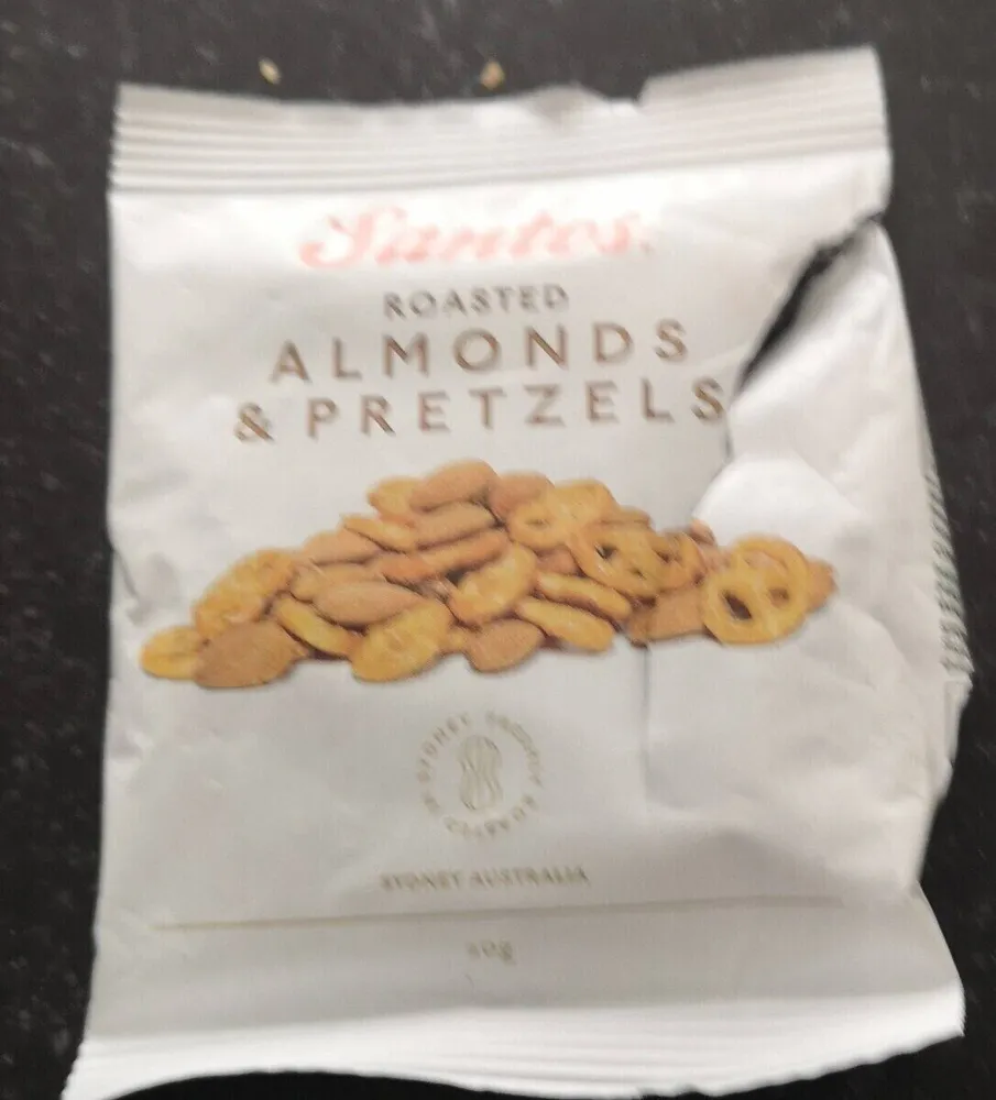 Roasted almonds & pretzels