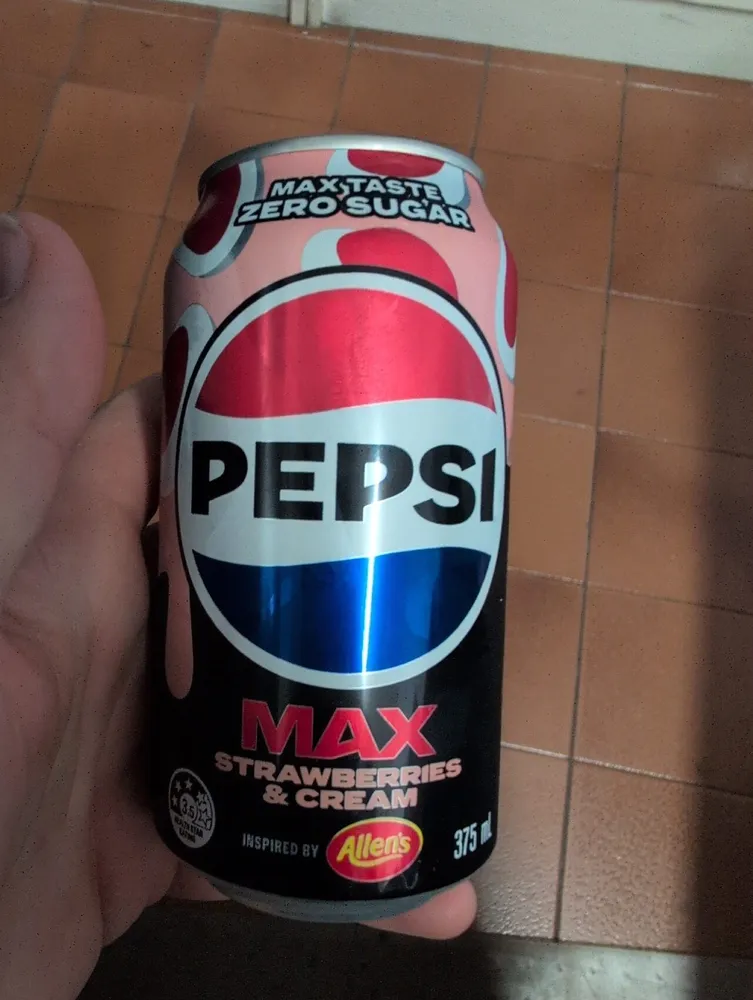 Pepsi Max Strawberries & Creme