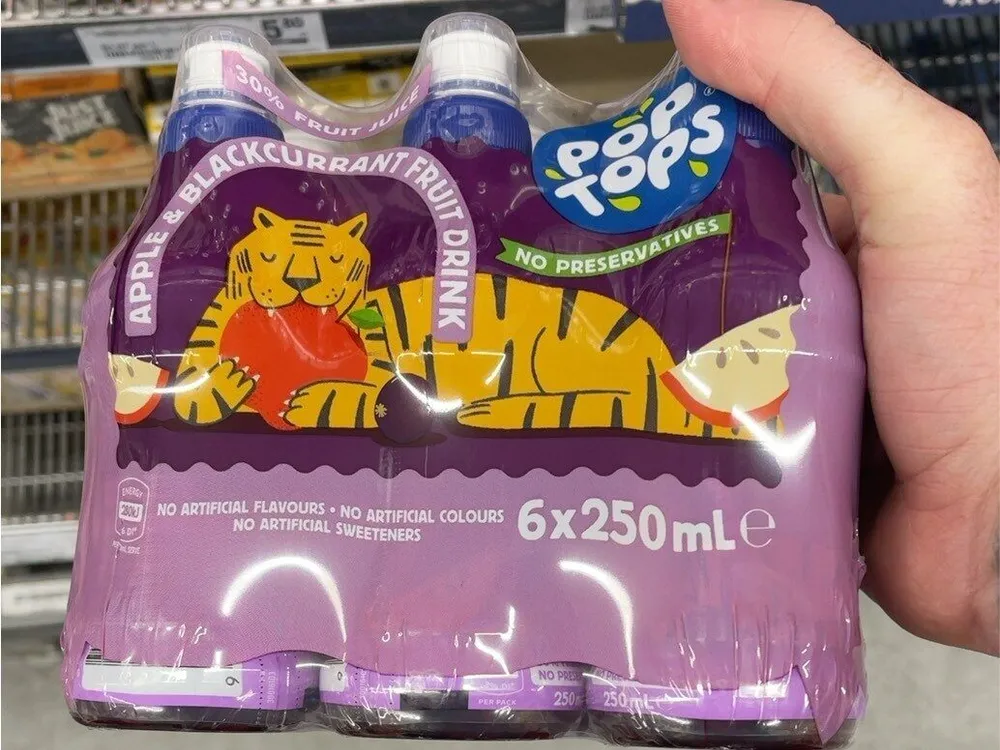 Apple and blackcurrant fruit drink
