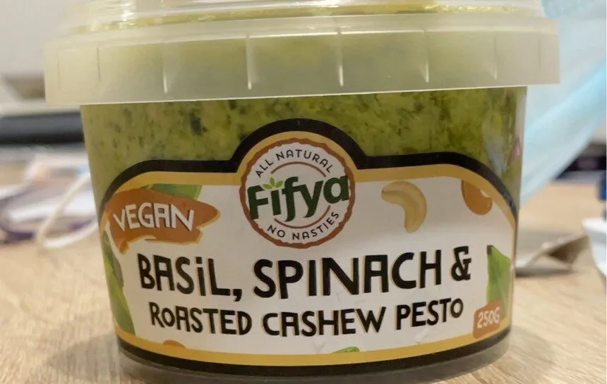 Basil, spinach & roasted cashew pesto