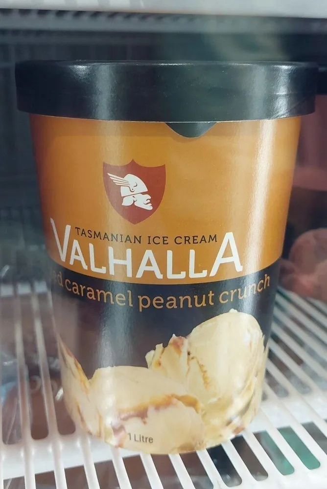 Ice cream salted caramel peanut crunch