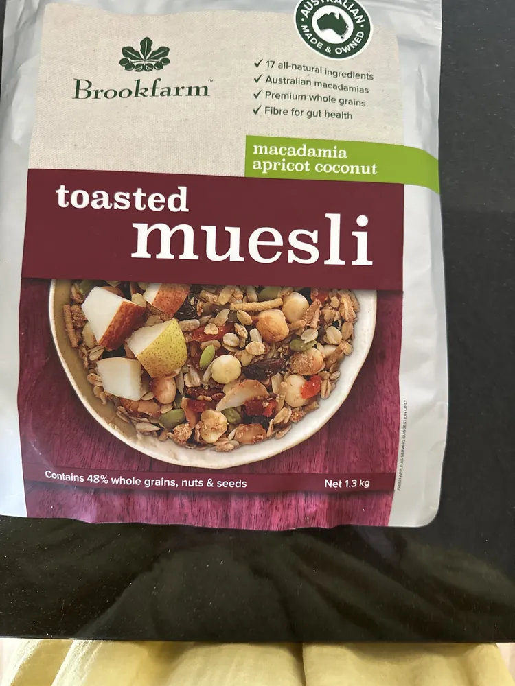 toasted muesli macadamia apricot coconut