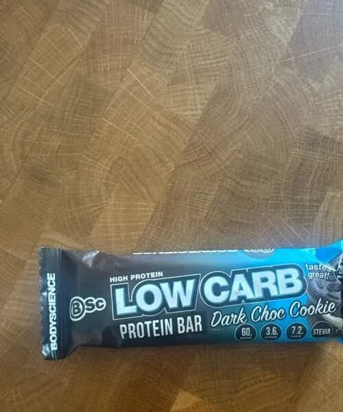 HIGH PROTEIN LOW CARB PROTEIN BAR DARK CHOC COOKIE & CREAM