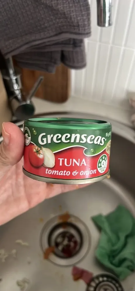 TUNA tomato & onion