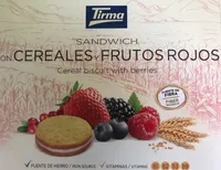 Sandwich con cereales y frutos rojos
