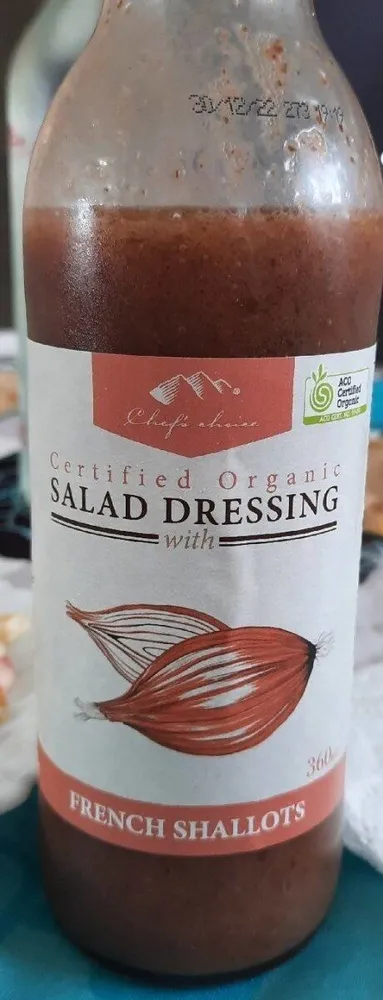 Salad dressing with french shallots