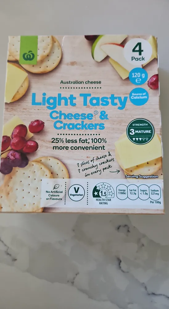 Light tasty cheese & crackers