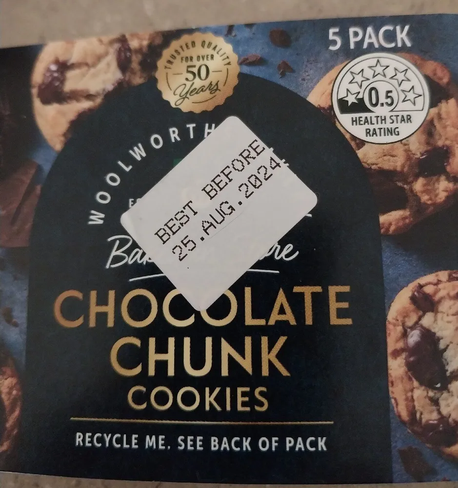 Chocolate chunk cookirs - Woolworths Bskery