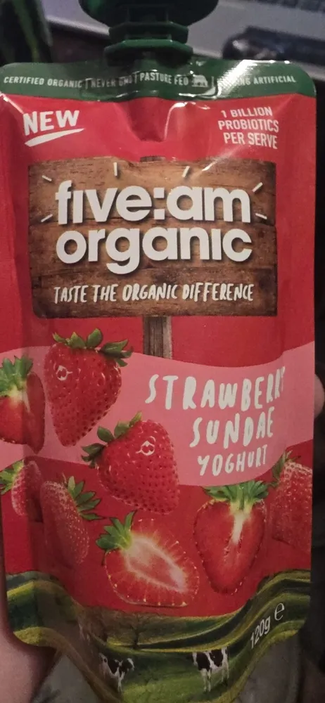 Strawberry sunday yogurt