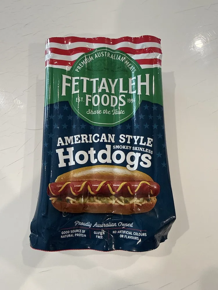 American style smoky skinless hotdogs