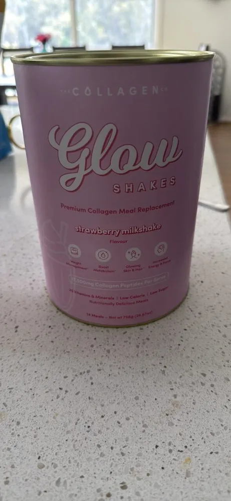 Glow Shakes strawberry milkshake flavour