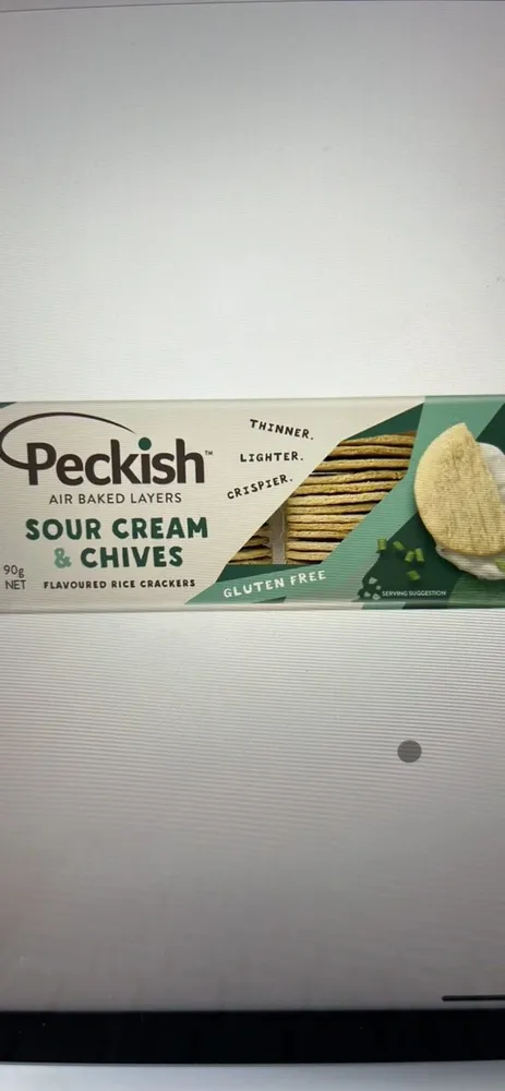 SOUR CREAM & CHIVES FLAVOURED RICE CRACKERS