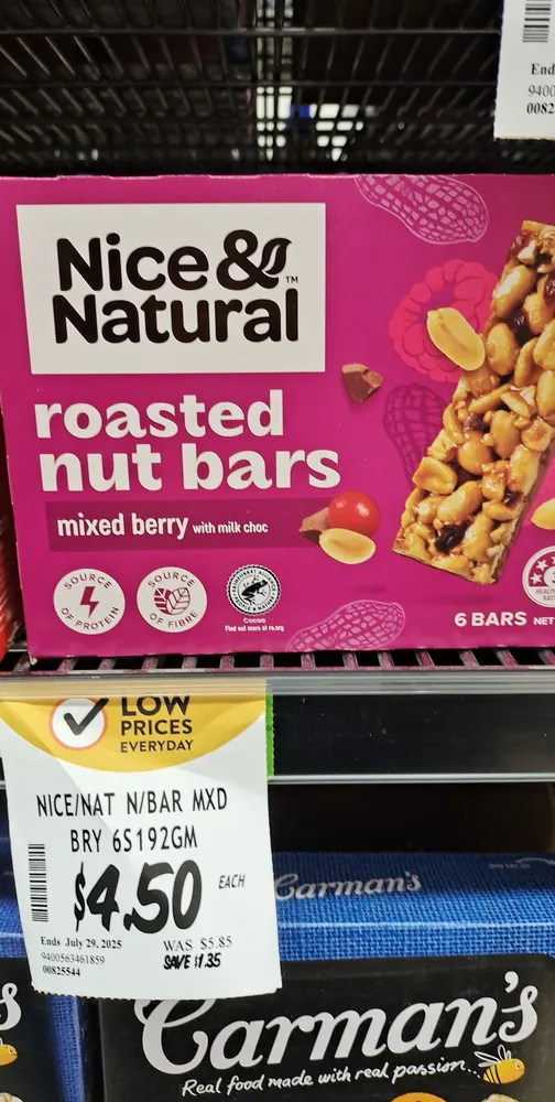 Roasted nut bars mixed berry with chia