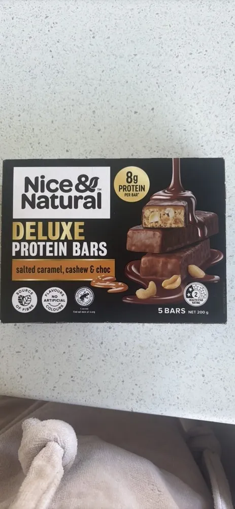 DELUXE PROTEIN BARS salted caramel, cashew & choc