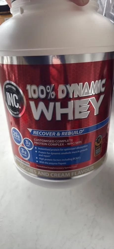 100% DYNAMIC WHEY COOKIES AND CREAM FLAVOUR