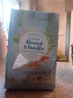Crunchy Almond and vanilla flavored granola