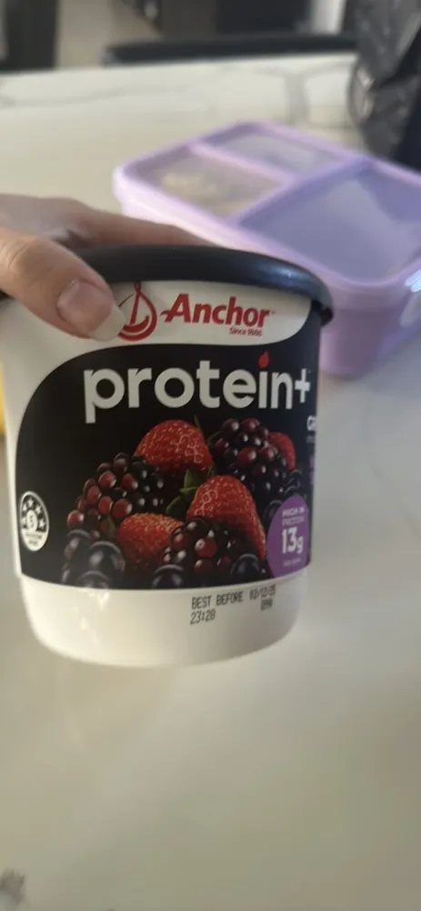 Protein + yoghurt mixed berry