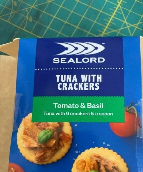 TUNA WITH CRACKERS