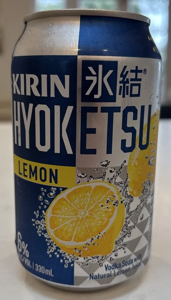 Vodka Soda with Natural Lemon Juice