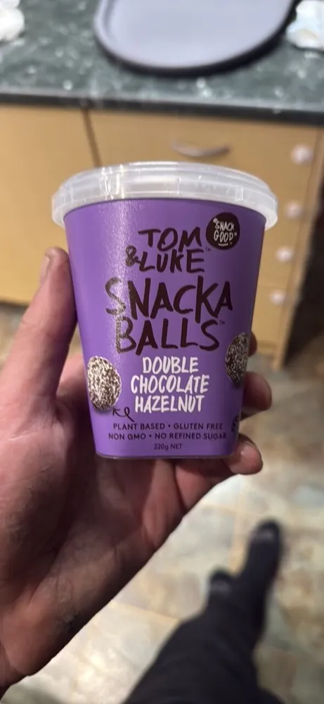DOUBLE CHOCOLATE HAZELNUT SNACKA BALLS
