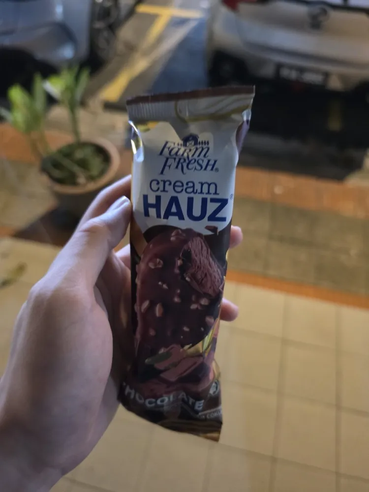 Cream Hauz
