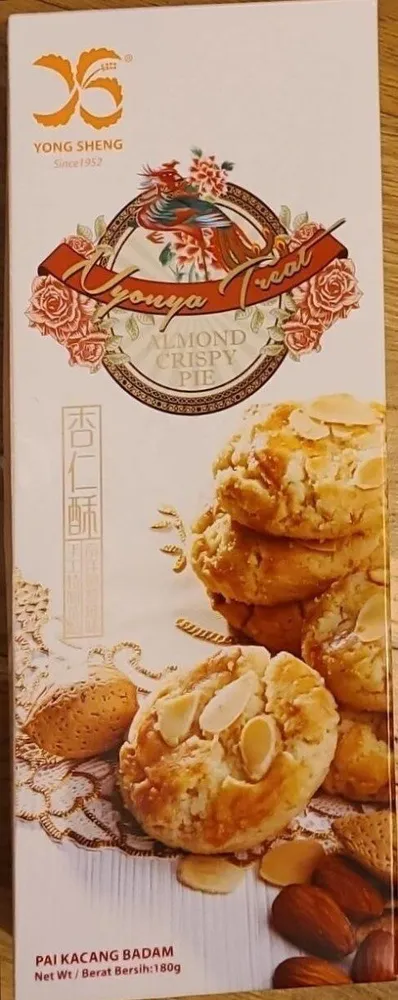 Almond crispy pie