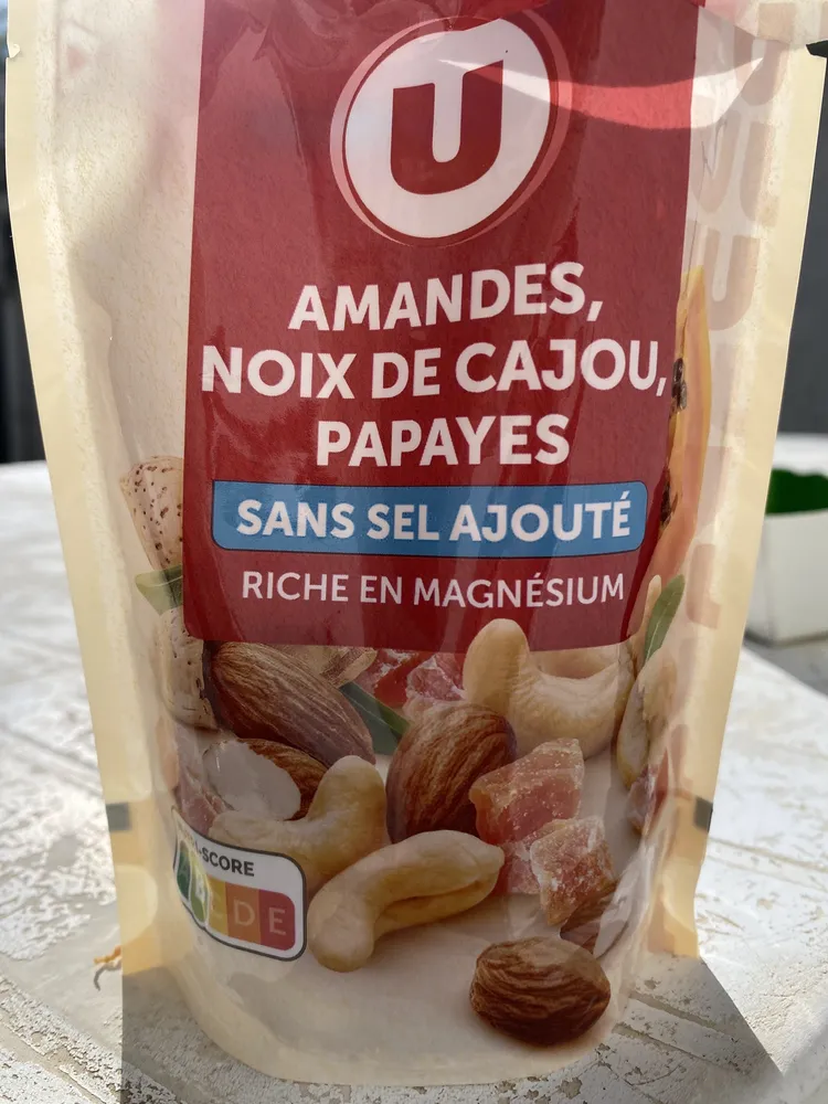 amandes, noix de cajou, papayes sans sel ajouté riche en magnésium