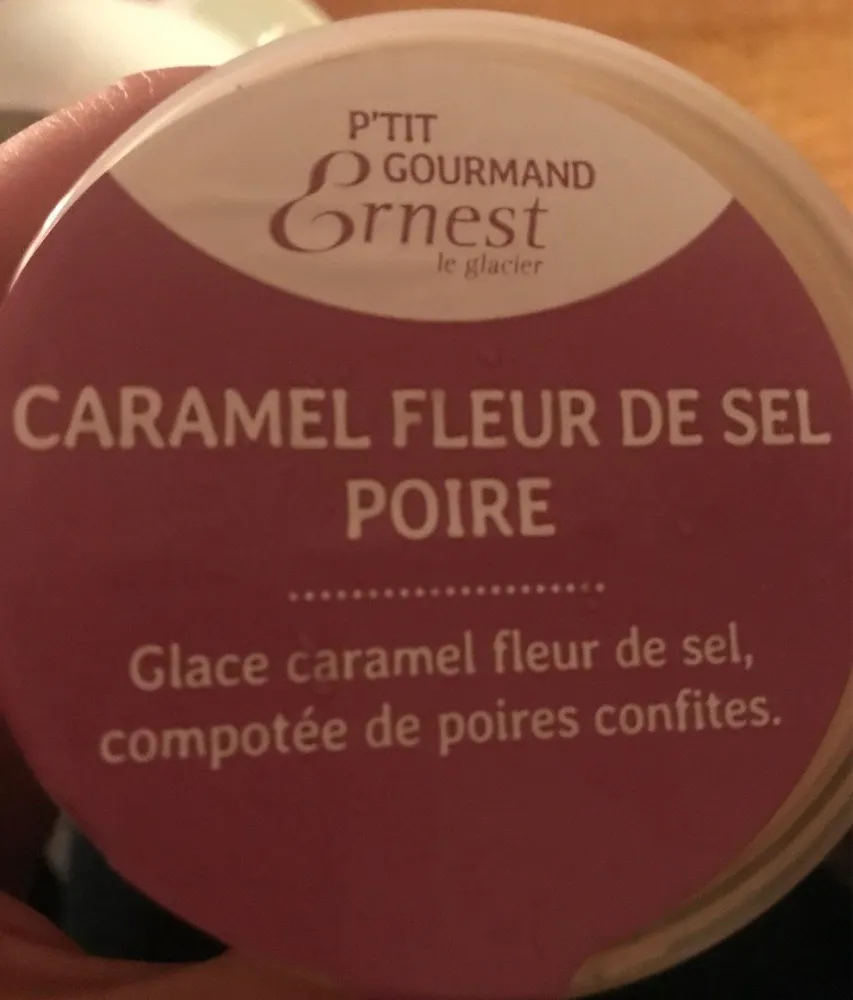 Glace caramel fleur de sel, compotée de poires confites
