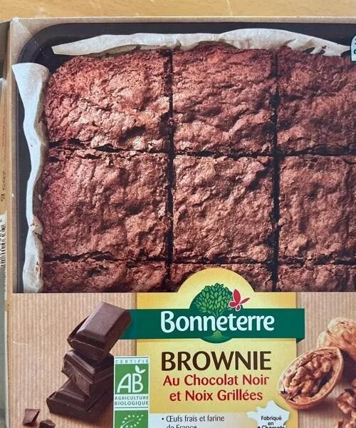 Brownie au chocolat noir et noix grillées