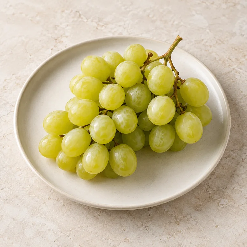 Illustration of white grapes